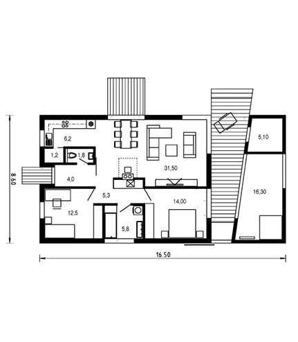 Oryginalny projekt domu w kształcie litery T dla 2-3-osobowej rodziny, salon z otwartą kuchnią i jadalnią z centralnie położonym kominkiem, dwie sypialnie z ogólnodostępną łazienką